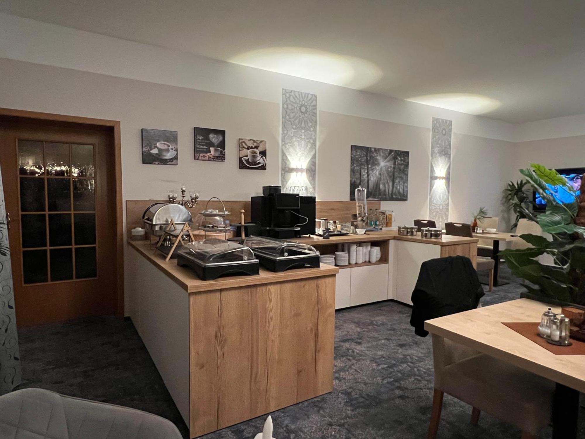 Gaestehaus Am Kurpark Hotel Garni Horn-Bad Meinberg Eksteriør billede