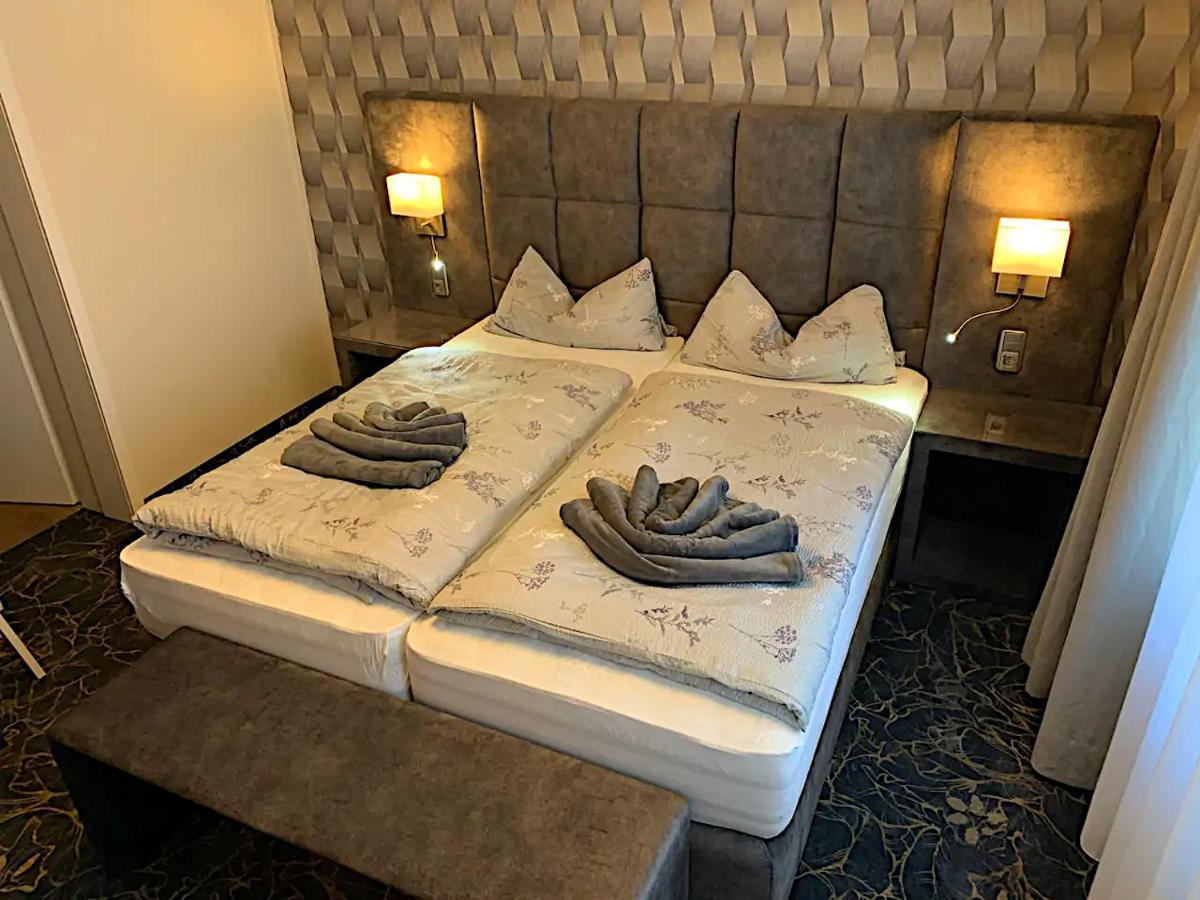 Gaestehaus Am Kurpark Hotel Garni Horn-Bad Meinberg Eksteriør billede